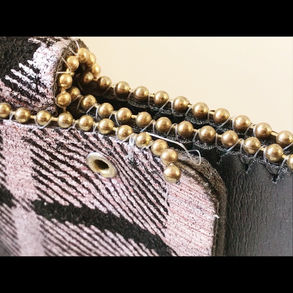 Wide black suede belt w/metallic pink - Picture 7 of 8